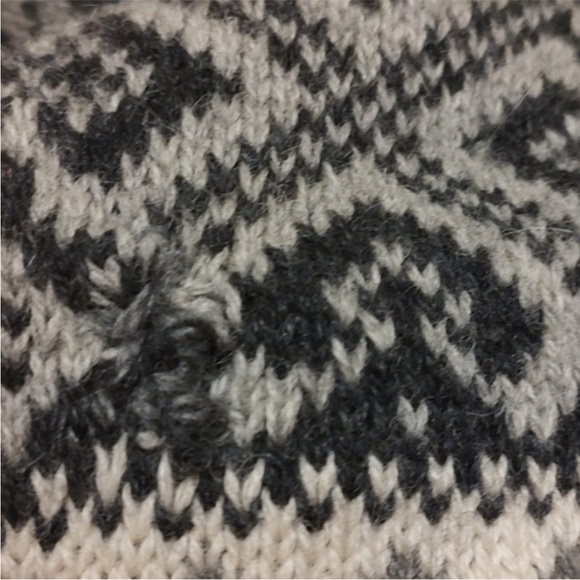 Eddie Bauer Black and Cream Turtleneck Sweater - Picture 8 of 10